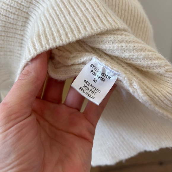 Pinch Cream Collared Sweater - Picture 5 of 5